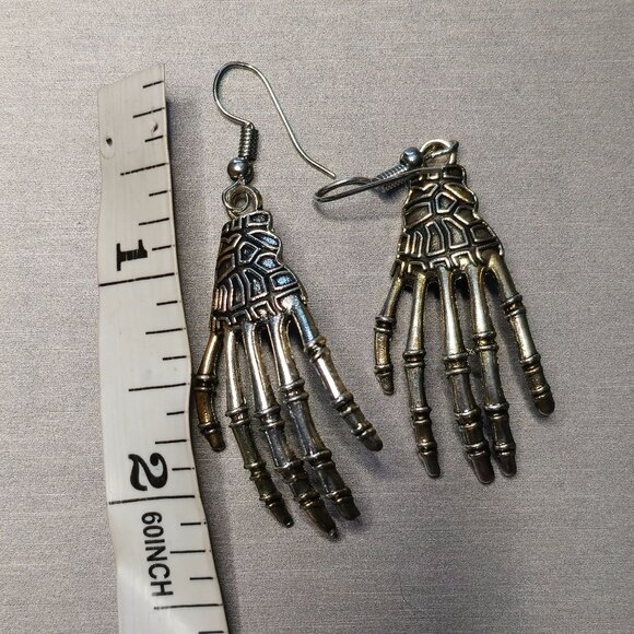 Y2K Skull & Bones Gothic Jewelry Set Silver Tone Earrings Bracelet Lot of 2 - Picture 10 of 11